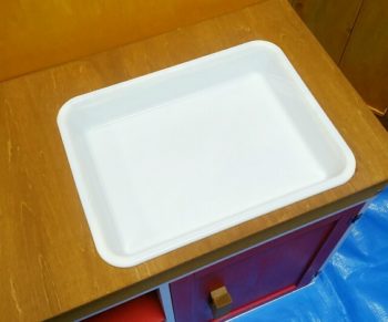 100均の白いバットをはめる