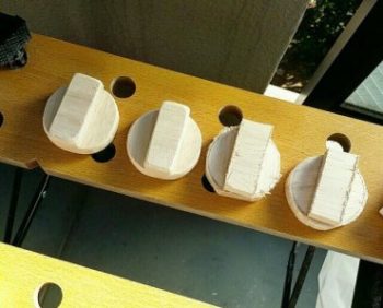木材で作ったコンロスイッチ