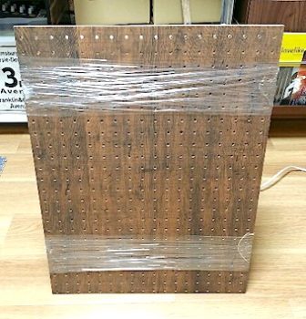 木目柄の有孔ボード