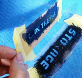 インクが染み込んだ紙のステンシルシート