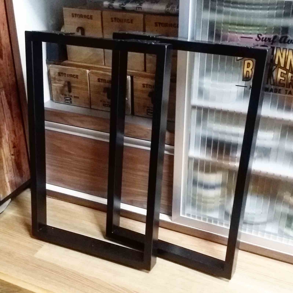 DIYパーツのテーブル脚
