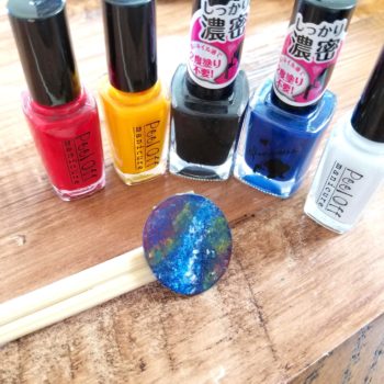 マニキュアで作った宇宙柄