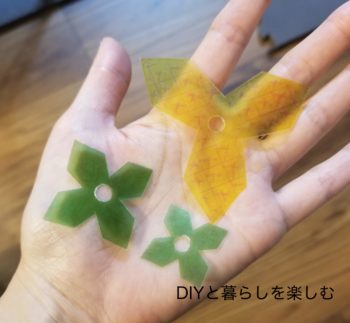 パイナップルプラバンの型紙を切ったもの